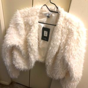 Cropped fuzzy all white jacket